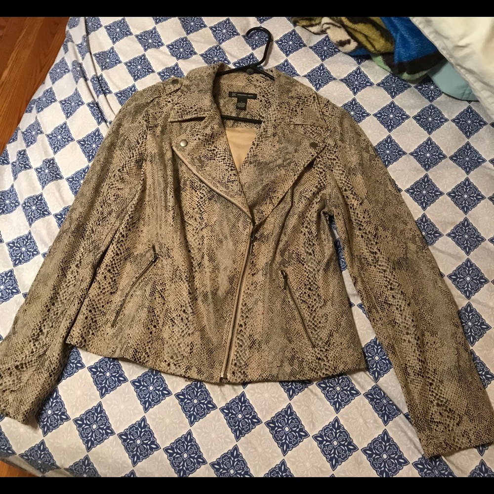NWOT snake Jacket Sz M